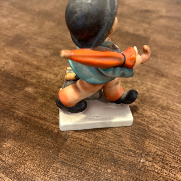 Goebel Hummel "Merry Wanderer" figurineHUM 11/0 - Picture 5 of 6